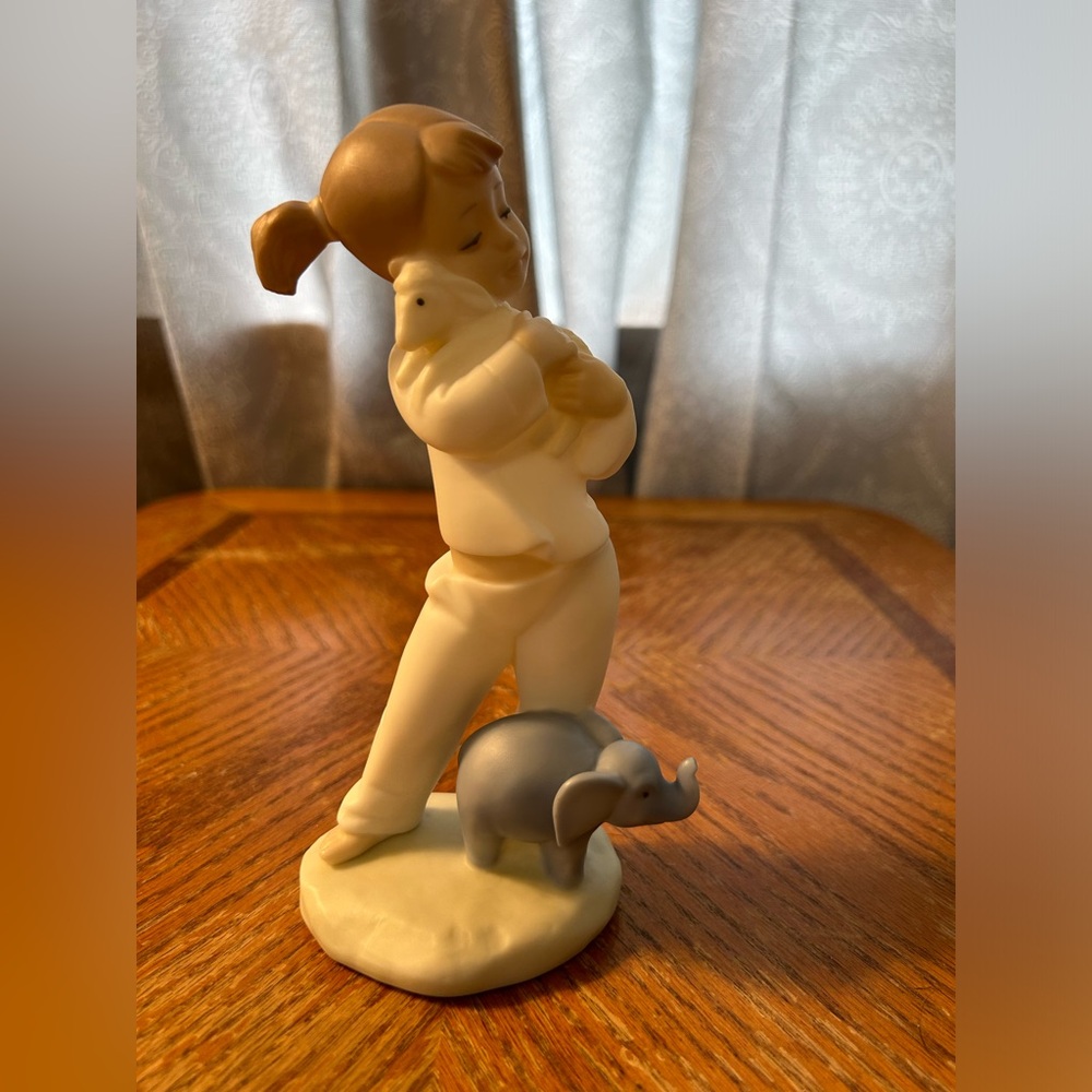 Vintage 1991 Golden Memories Lladro Daisa Handmade in Spain Girl Hugging Toy